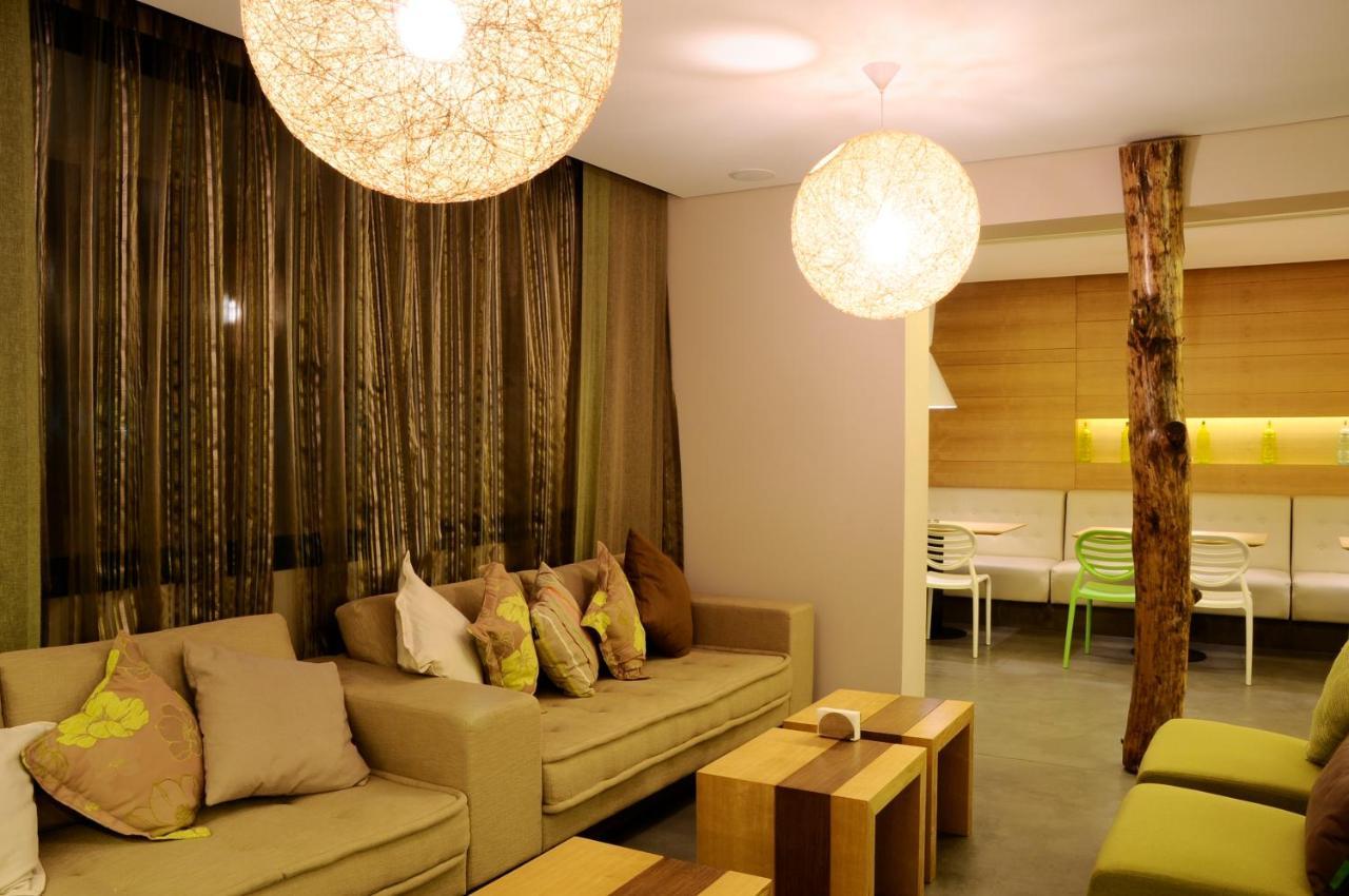 Country Lodge Hotel & Resort Beirut Exterior foto