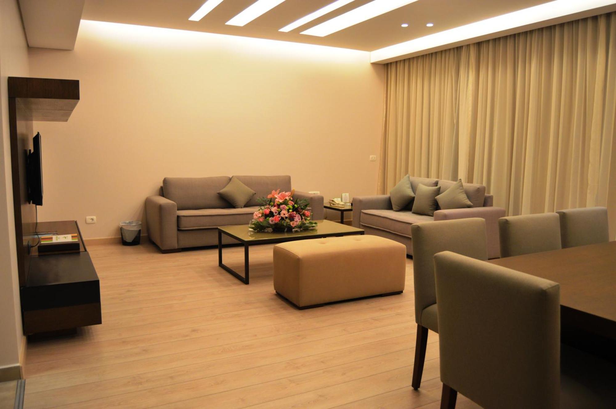 Country Lodge Hotel & Resort Beirut Zimmer foto