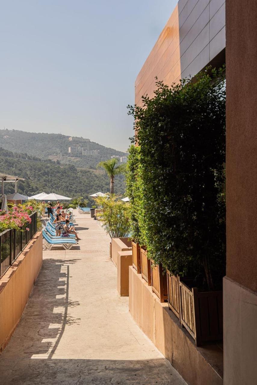 Country Lodge Hotel & Resort Beirut Exterior foto