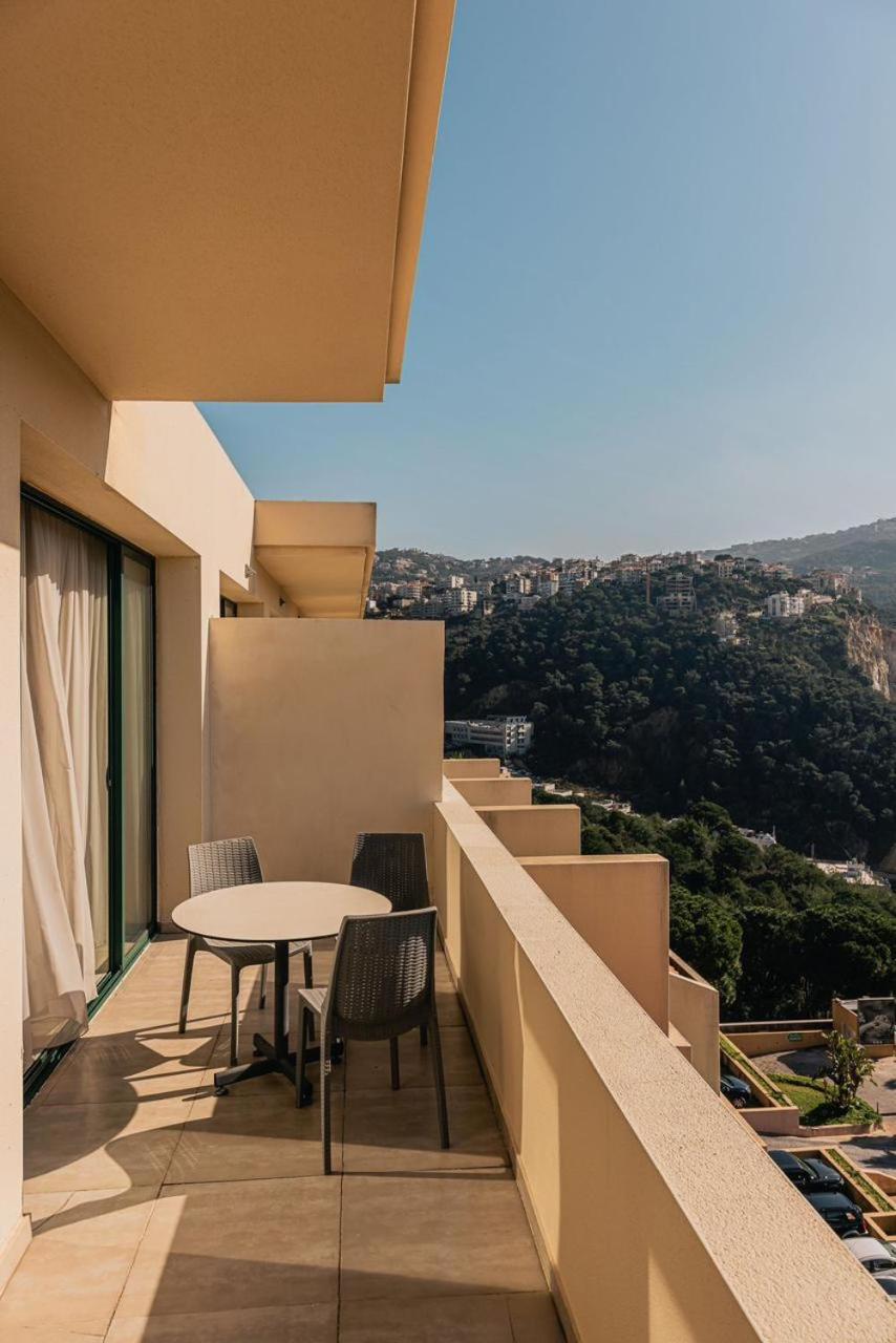 Country Lodge Hotel & Resort Beirut Exterior foto